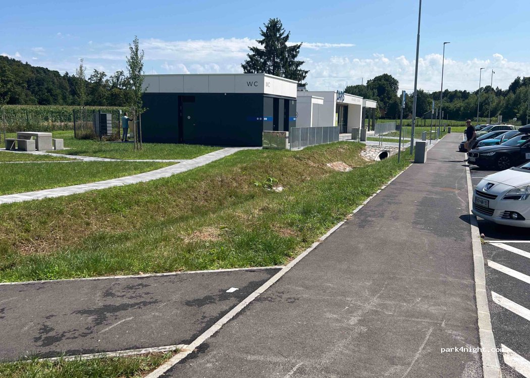 (1211) Ljubljana - Šmartno - E61, Počivališče Povodje — foto 4