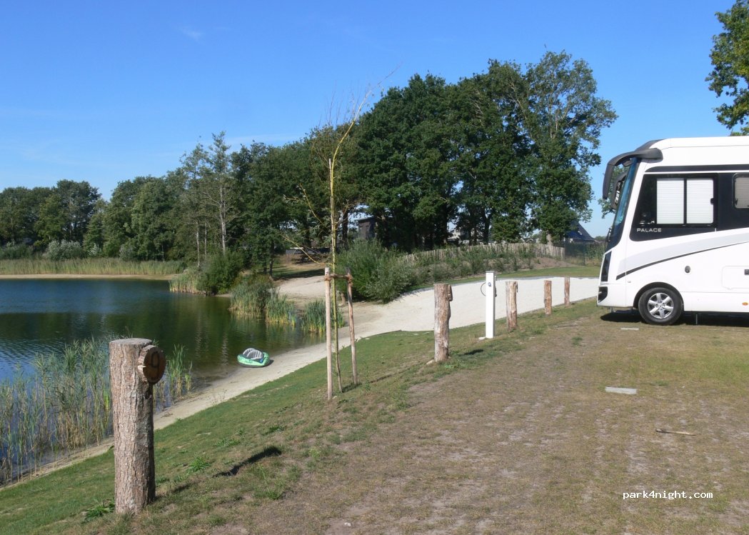 Wohnmobilcamp Småland am Harkebrügger See — foto 2