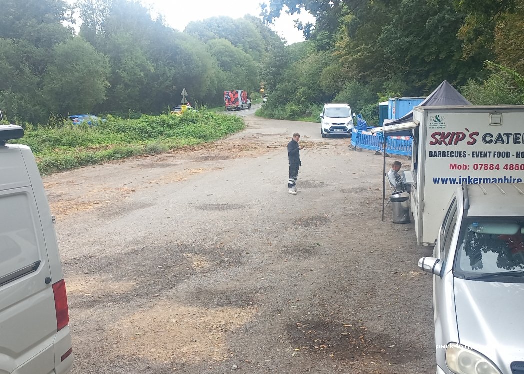 (GU4 8EQ) Shalford - Somerswey — foto