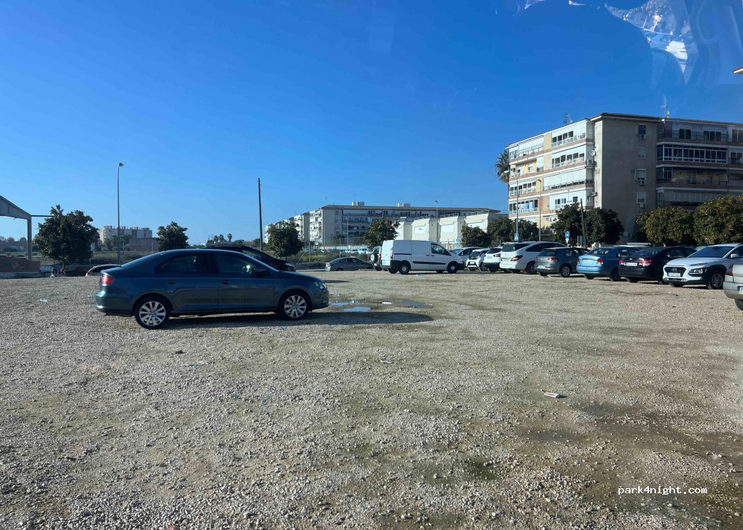 (41019) Sevilla - 11A Avenida Turia — foto