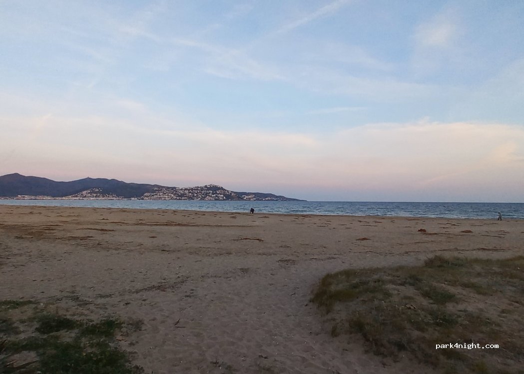 (17487) Empuriabrava - 6 Passatge Port Primer — foto
