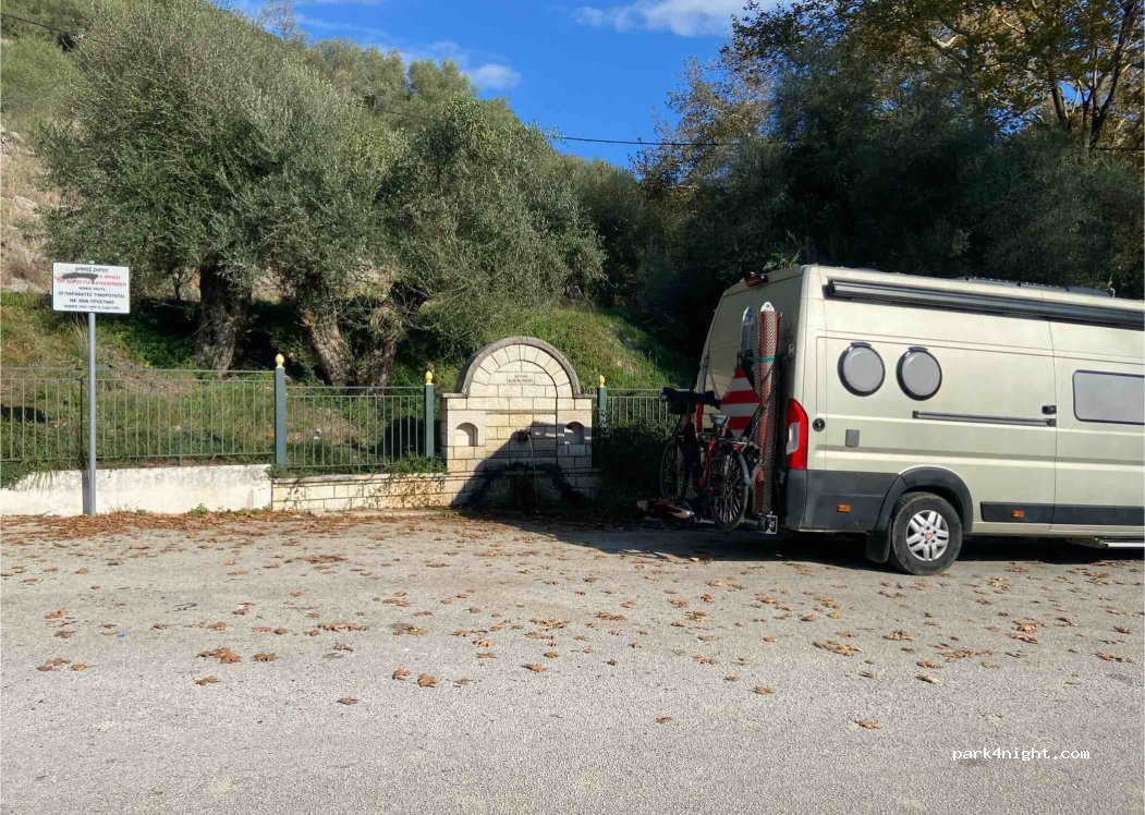 (482 00) Ag. Georgios - Unnamed Road — foto 2