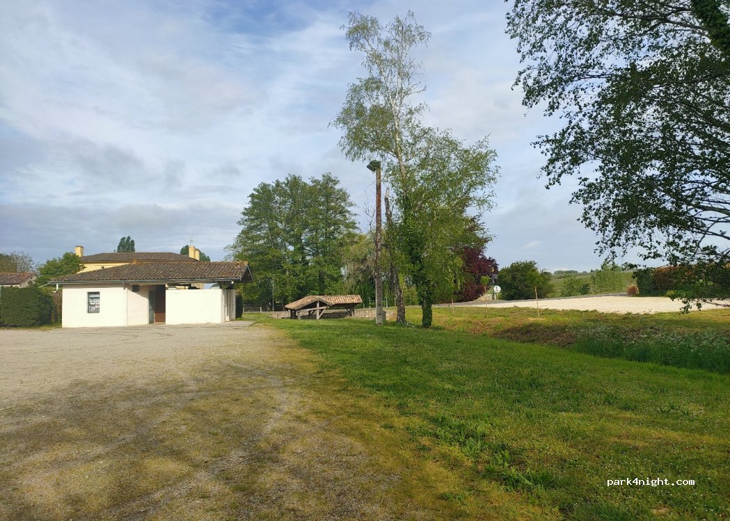 (33210) Sauternes - 37 Rue Principale — foto 3