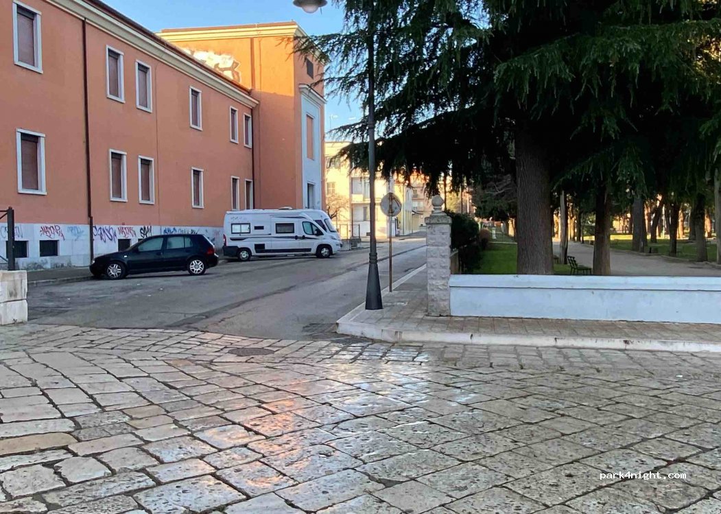 (85029) Venosa - 5 Piazzale Mario de Bernardi — foto 2