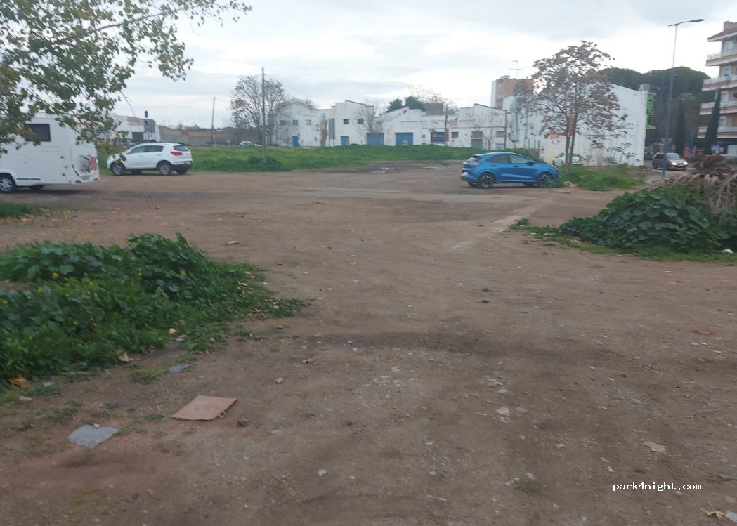 (06200) Almendralejo - 67 Avenida Presidente Juan Carlos Rodríguez Ibarra — foto 3