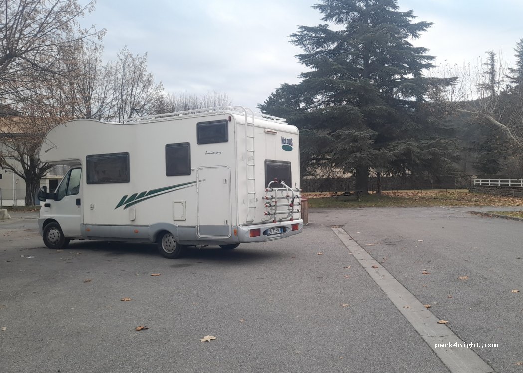 (05300) Garde-Colombe - 1 Place du Cèdre — foto 2