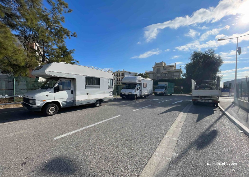 (06200) Nice - 11 Rue Louis Blériot — foto