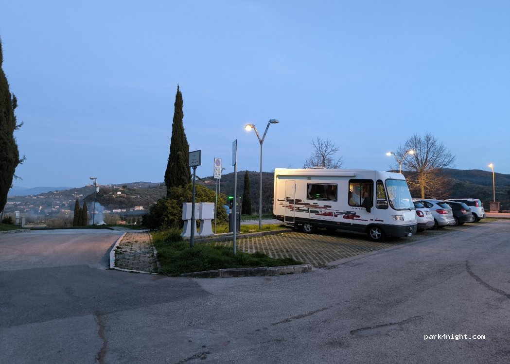 (06089) Torgiano - 3 Viale della Rimembranza — foto 2