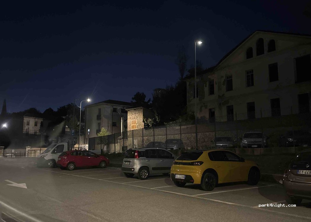 (10024) Moncalieri - 2 Via Petrarca — foto