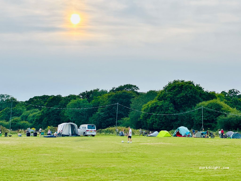 Retro Staycations Campsite — foto 2