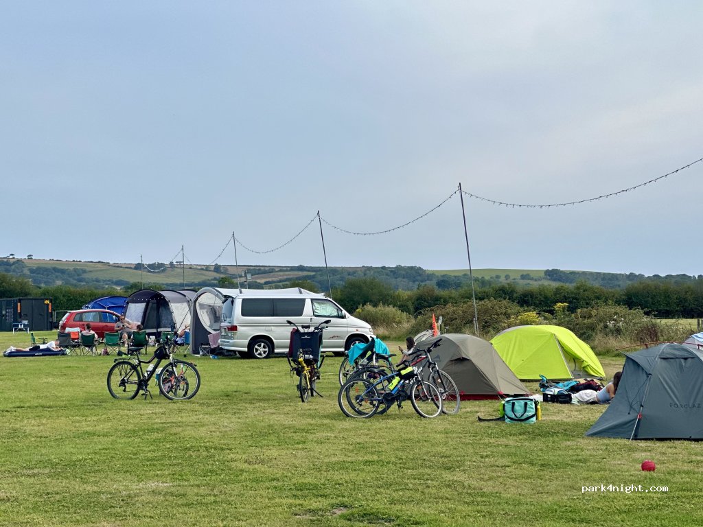 Retro Staycations Campsite — foto 5