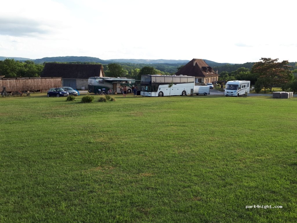 Camping à la ferme chez Francine et Maurice — foto