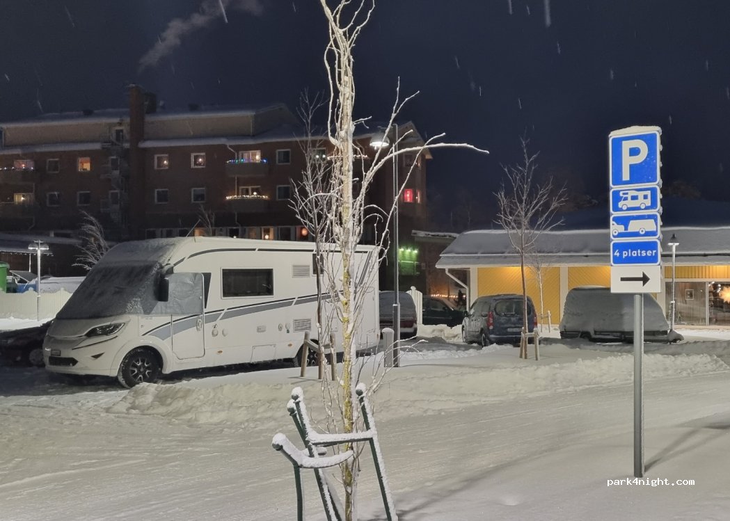 (933 31) Arvidsjaur - 18B Östra Skolgatan — foto