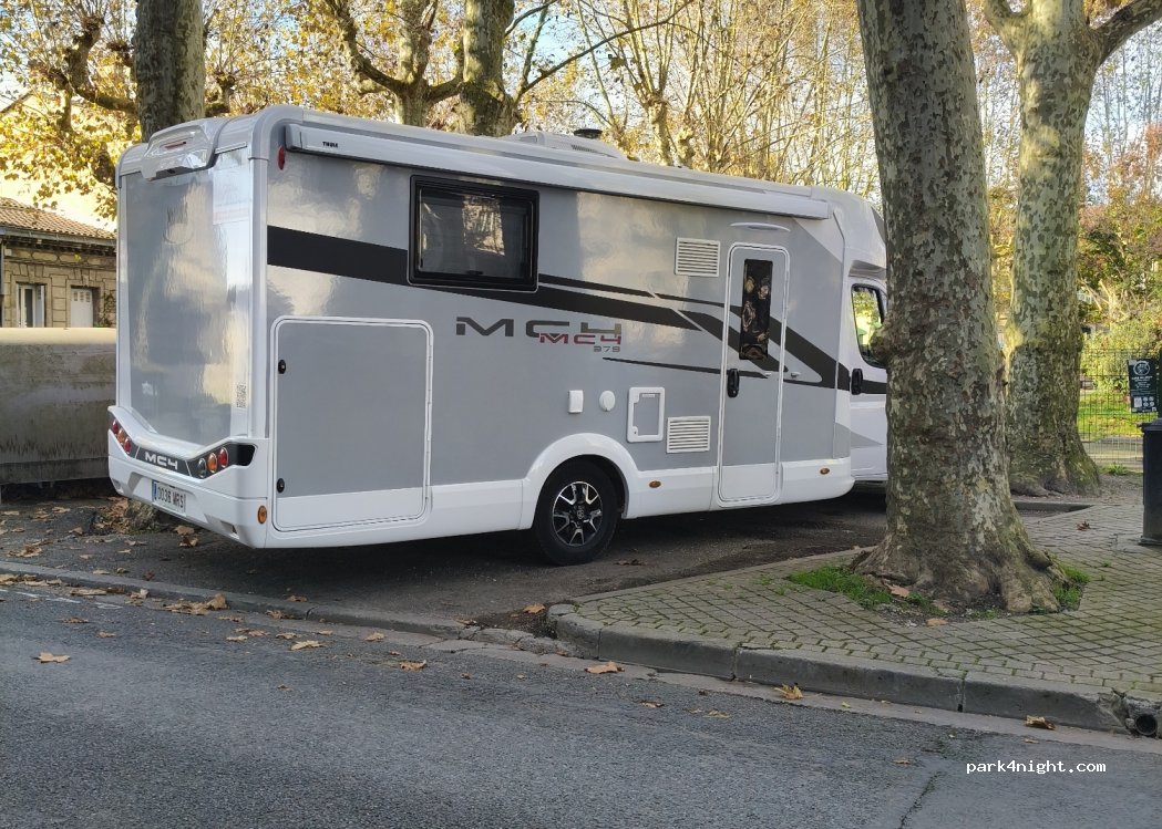 (33800) Bordeaux - 6-7 Place Simiot — foto 5