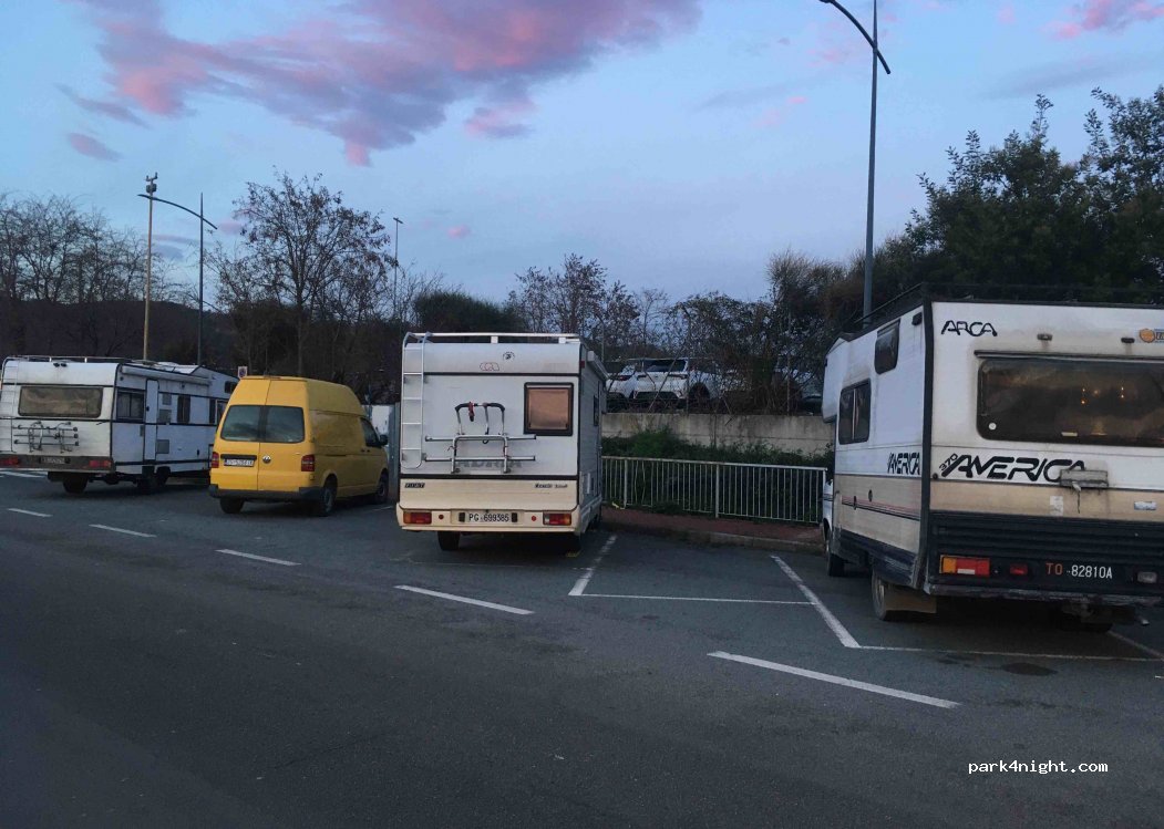 (17047) Valleggia - 84/R Via Armando Diaz — foto