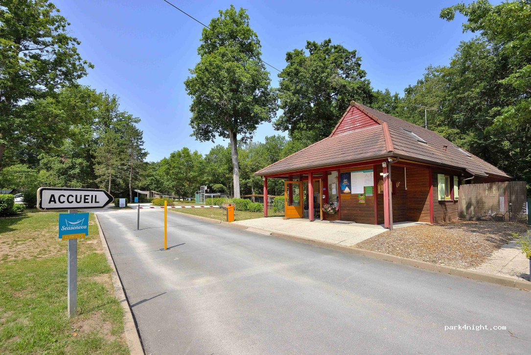 Camping Seasonova - Etang de la Vallée — foto