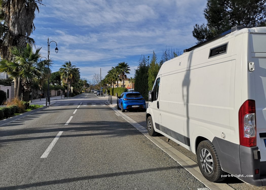 (83310) Grimaud - 1 Avenue de la Mer — foto 2