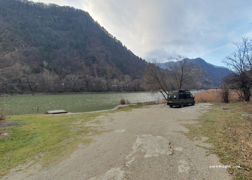 (245601) Căciulata - Unnamed Road — foto