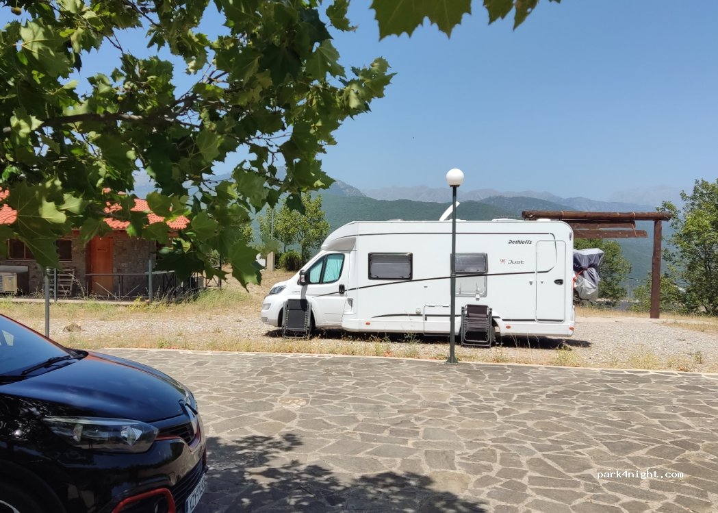 (330 56) Efpalio - Unnamed Road — foto