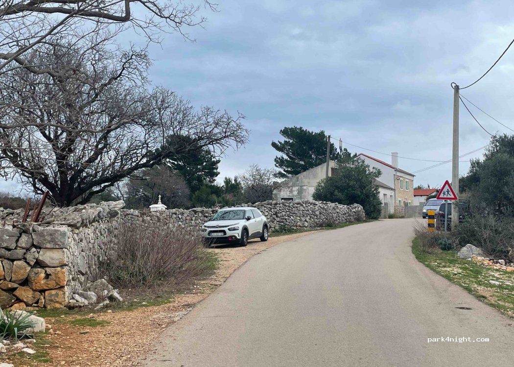 (53294) Lun - Unnamed Road — foto