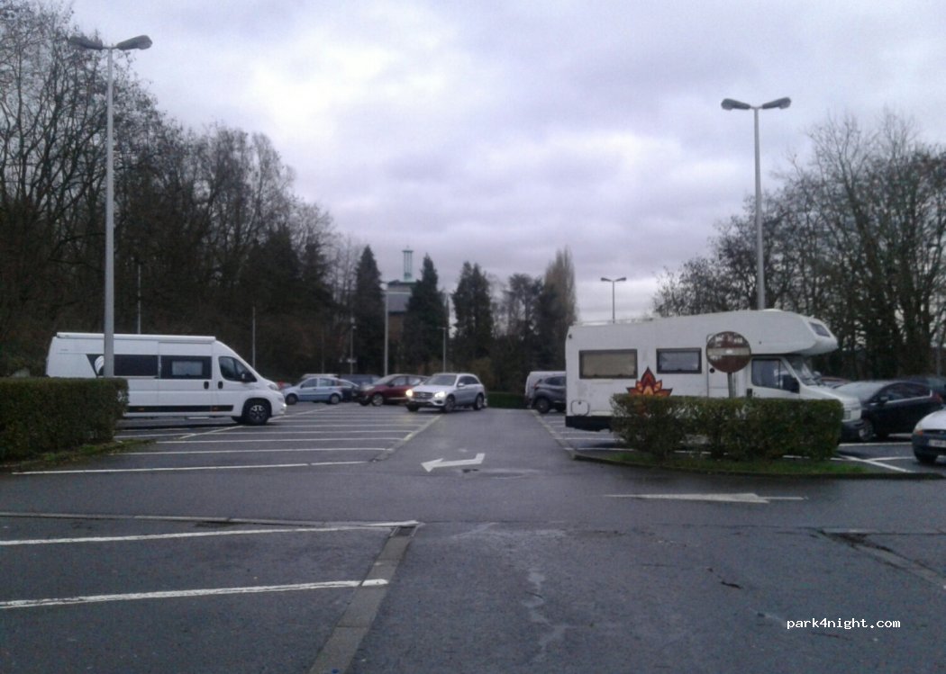 (1300) Wavre - 2 Rue du Reservoir — foto