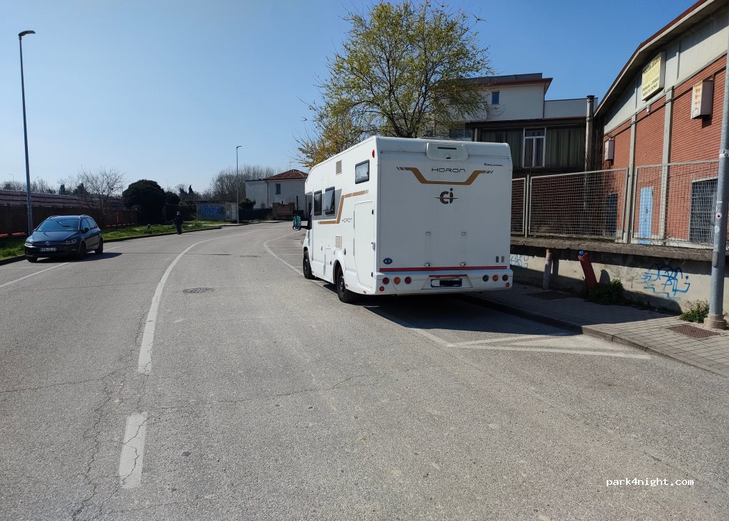 (46100) Mantova - 11 Viale Luigi Martini — foto 3