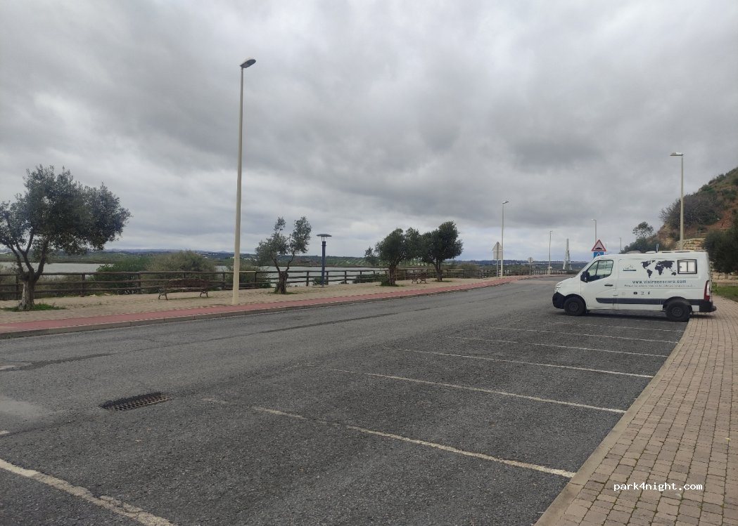 (21400) Ayamonte - 28 Calle Islas Canarias — foto