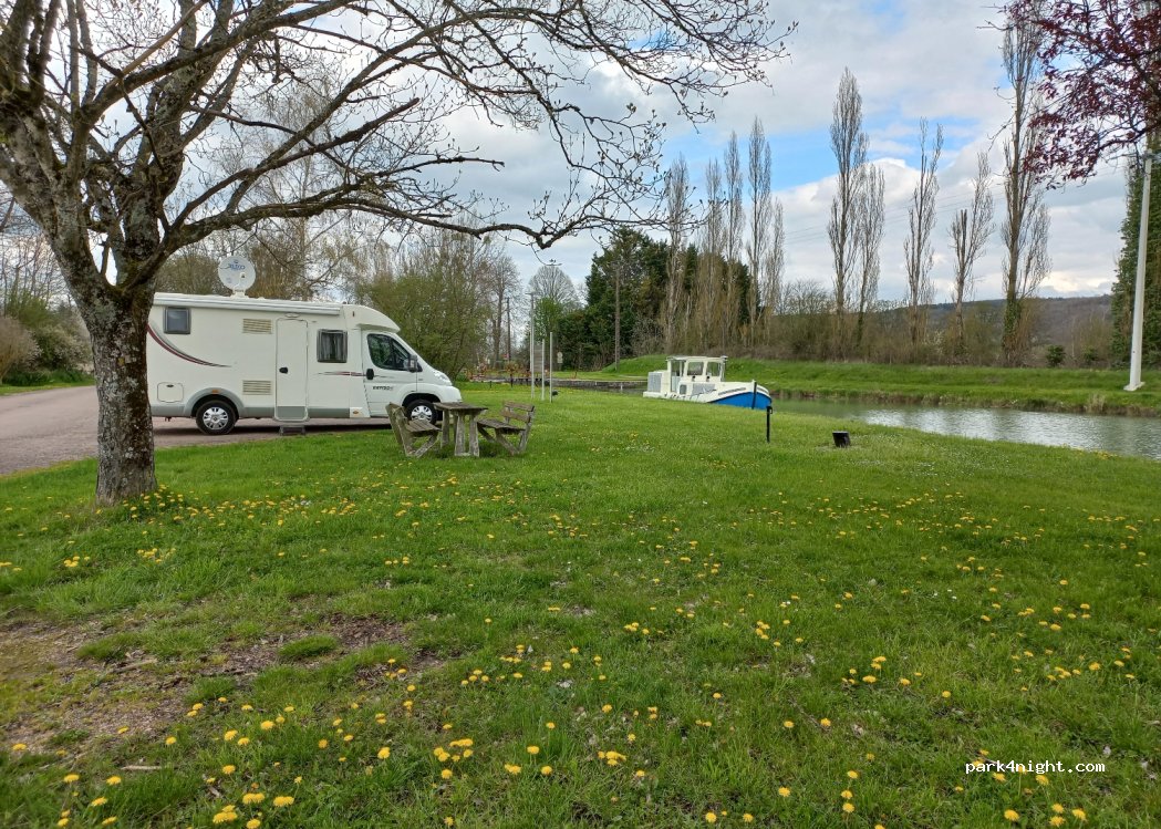 (21150) Marigny-le-Cahouët - Chemin des Écluses — foto 3