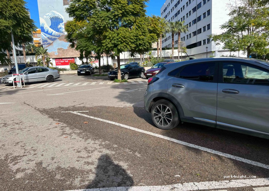 (29680) Estepona - 83 Avenida Puerta del Mar — foto