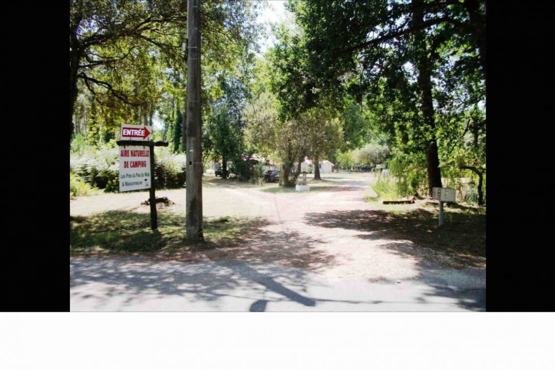 Les Prés du Pas du Mas & Maisonneuve. Camping. Aires naturelles — foto