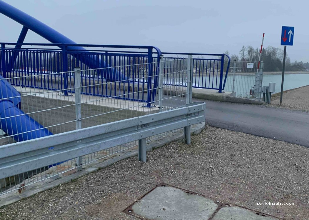 (84478) Waldkraiburg - Unnamed Road — foto