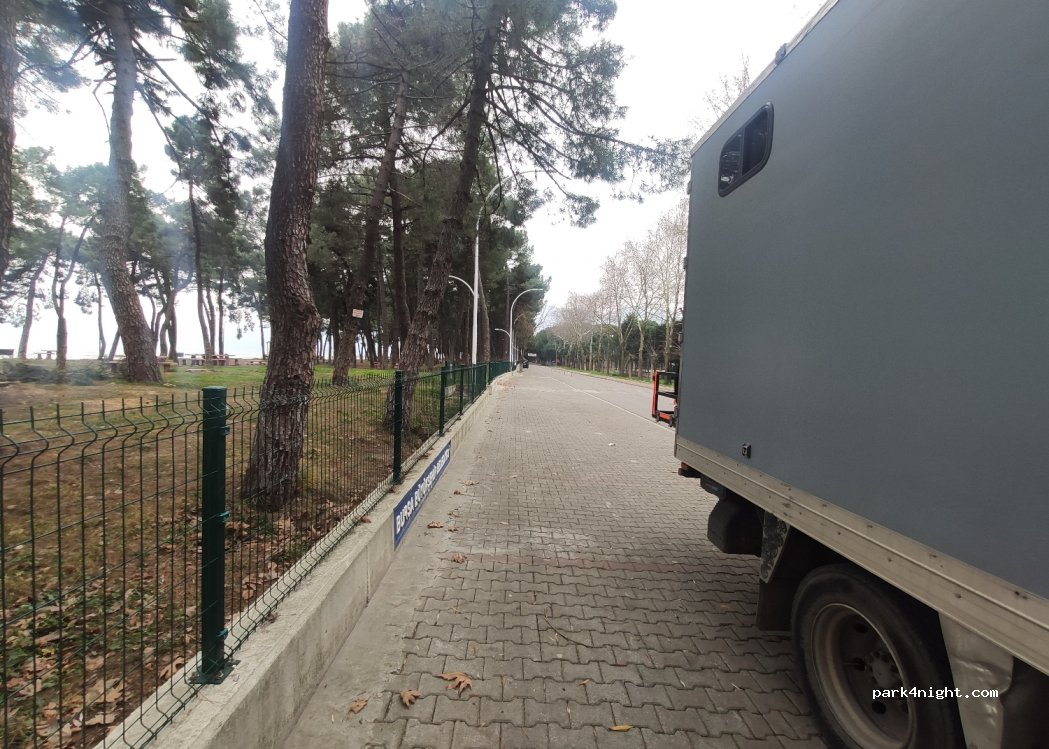 (16825) Orhangazi - Unnamed Road — foto