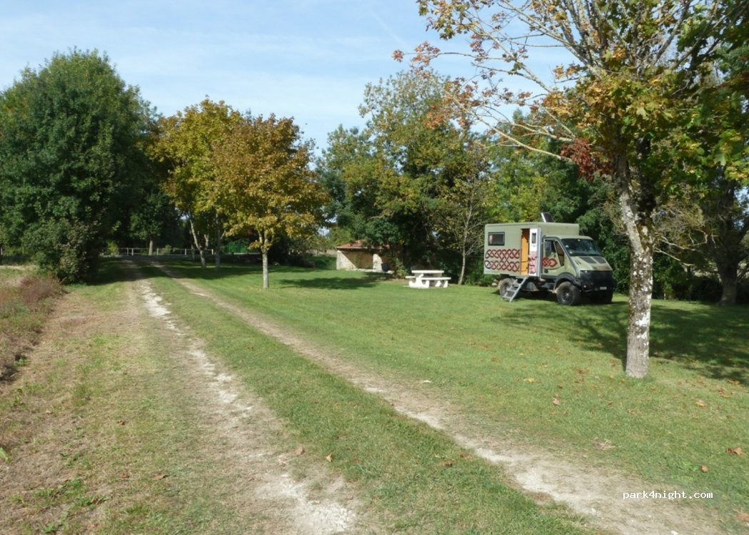 (17470) Saint-Georges-de-Longuepierre - D219E2 — foto