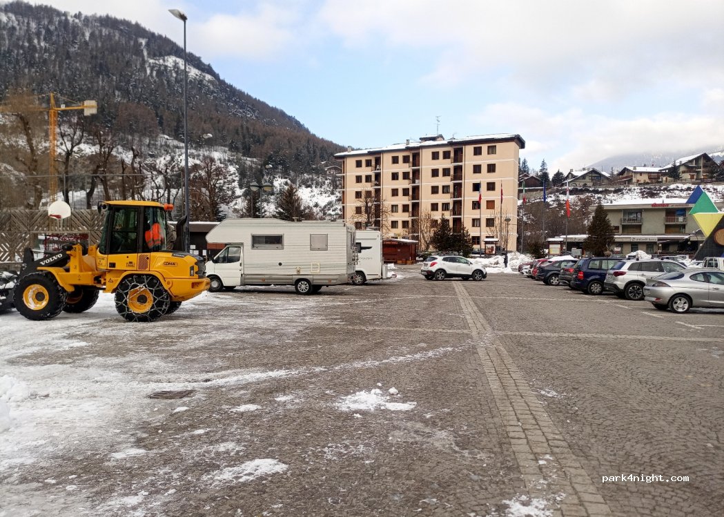 (10056) Oulx - 6 Piazza Aldo Garambois — foto 2