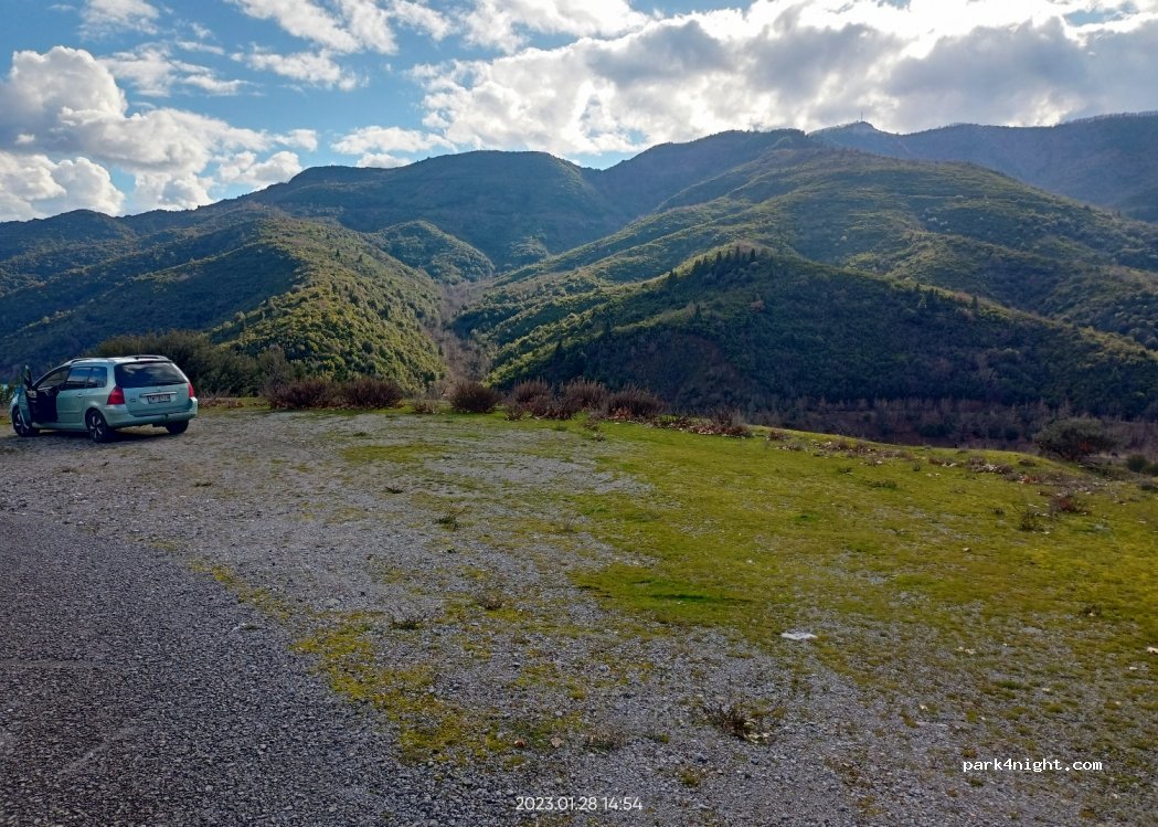 (330 61) Vardousia - Unnamed Road — foto