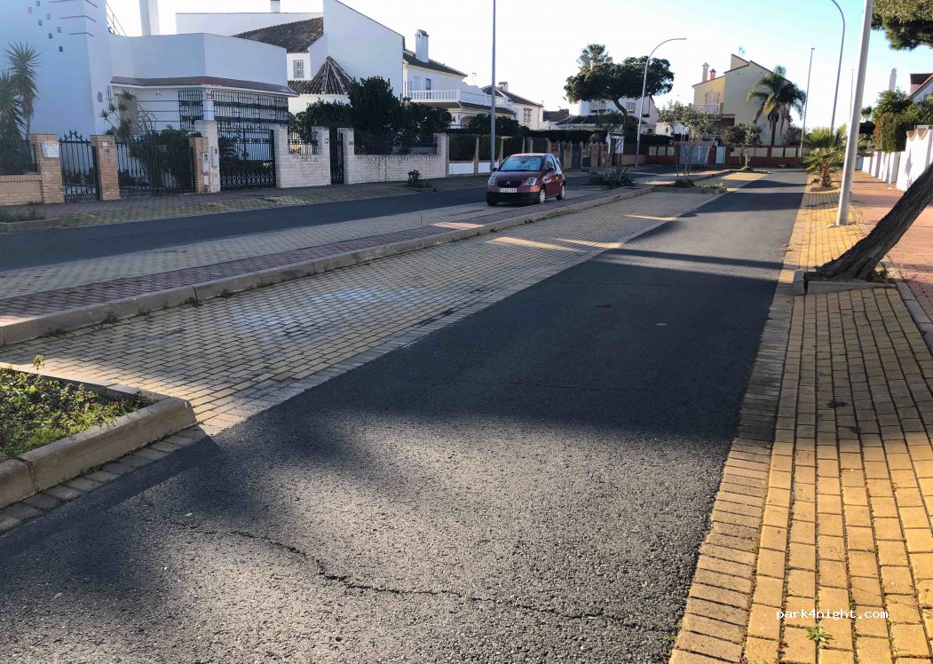 (21130) Moguer - 12 Calle Laguna de Moguer — foto