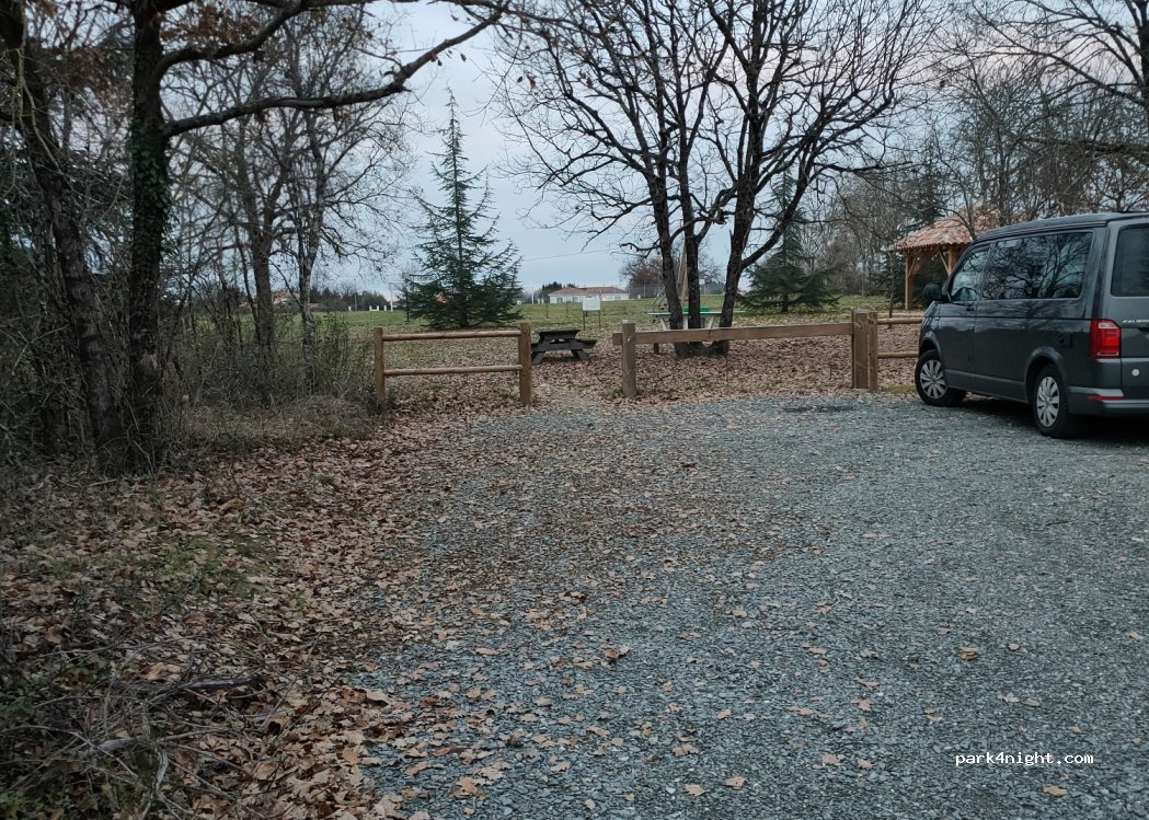 (81310) Parisot - 165 En Roupie — foto