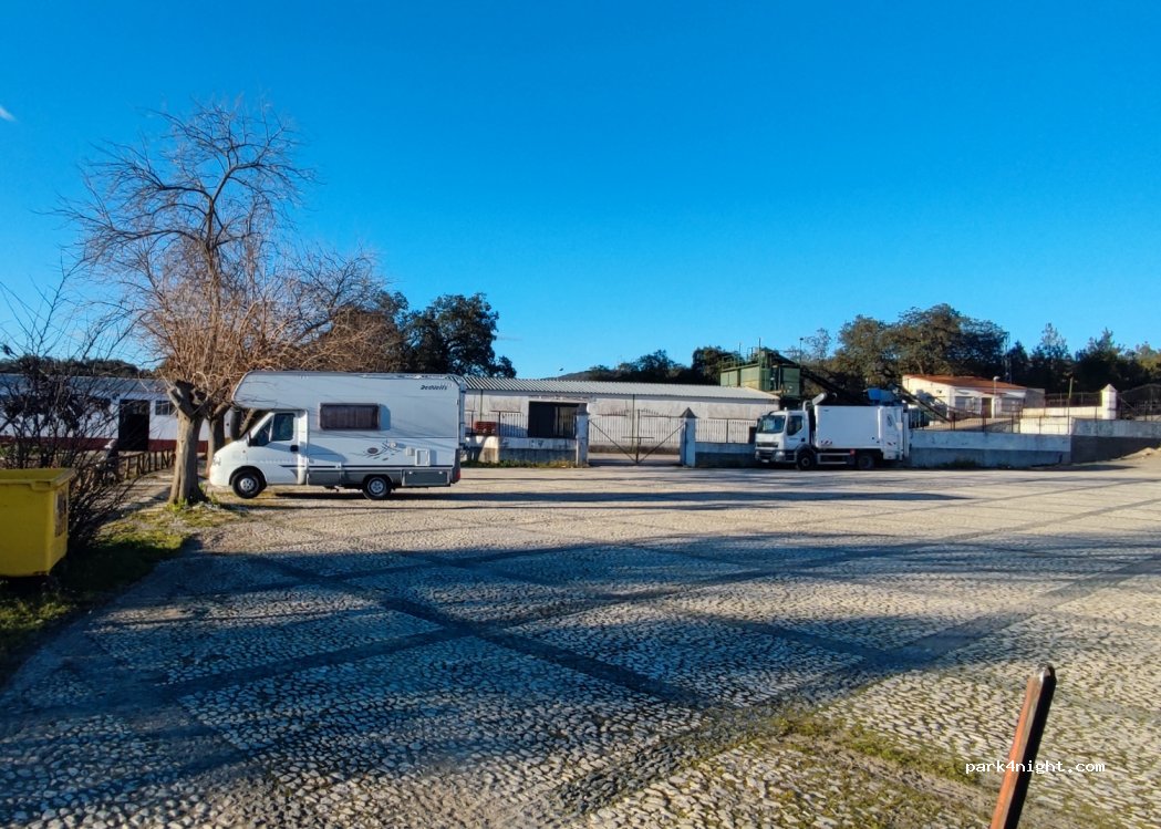 (21280) Arroyomolinos de León - 11A Calle Antonio Machado — foto