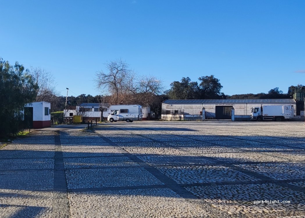 (21280) Arroyomolinos de León - 11A Calle Antonio Machado — foto 2
