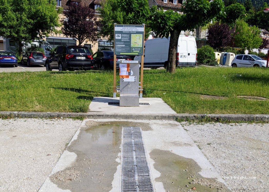 (38380) Saint-Laurent-du-Pont - Place du 10E Regroupement — foto 2