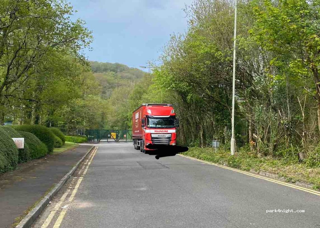 (CF37 5UA) Pontypridd - Tonteg Road — foto