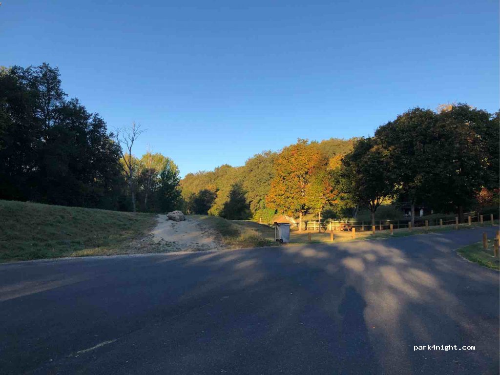 (41130) Châtillon-sur-Cher - 8 Rue Charuelle — foto
