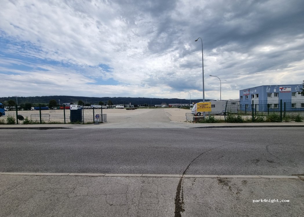 (25300) Pontarlier - 1 Rue Willy Brandt — foto