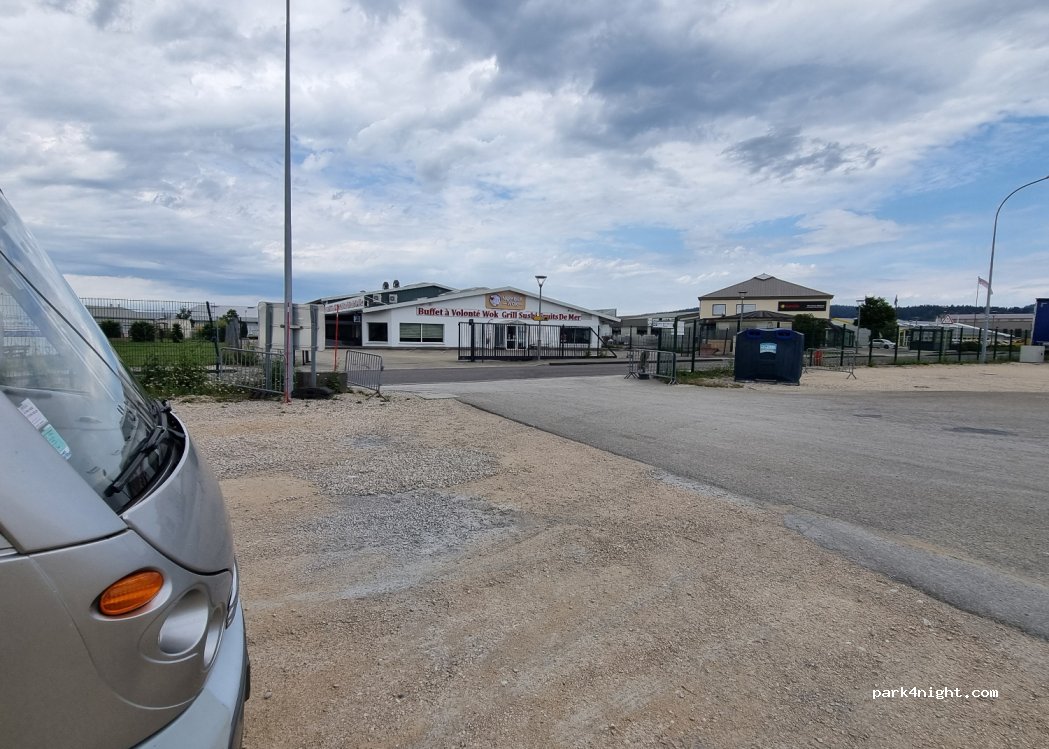 (25300) Pontarlier - 1 Rue Willy Brandt — foto 4