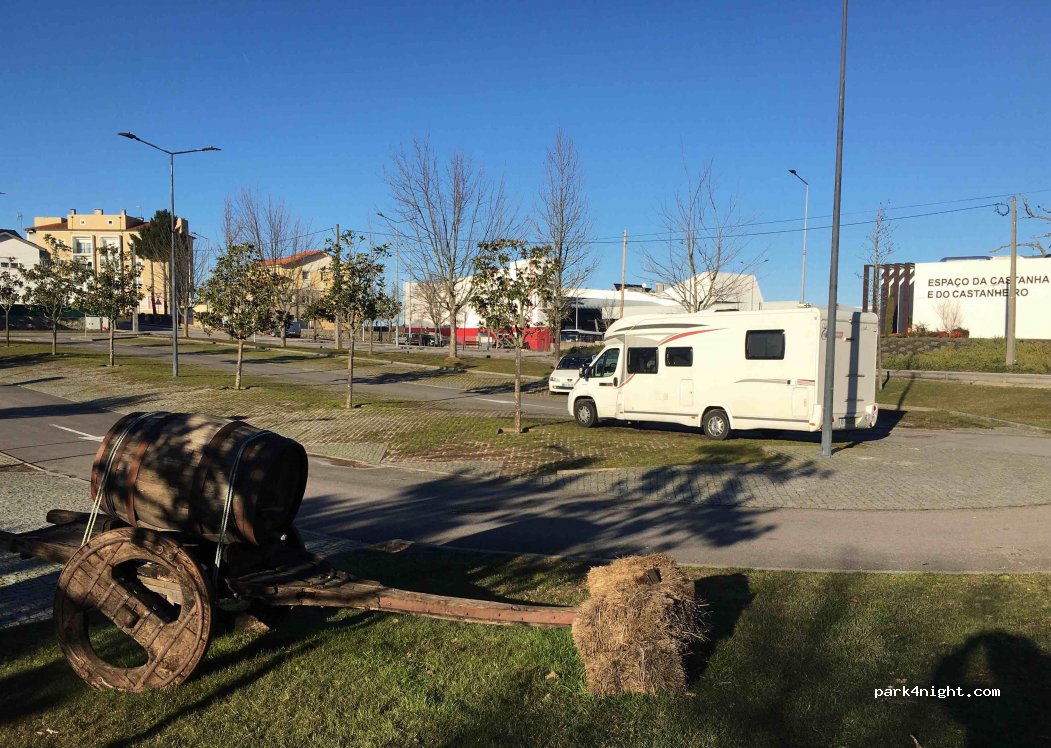 (3640) Sernancelhe - R. Colégio — foto 3