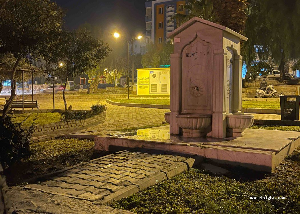(09400) Kuşadası - Şevket Ühelge Parkı İçi Yolu — foto