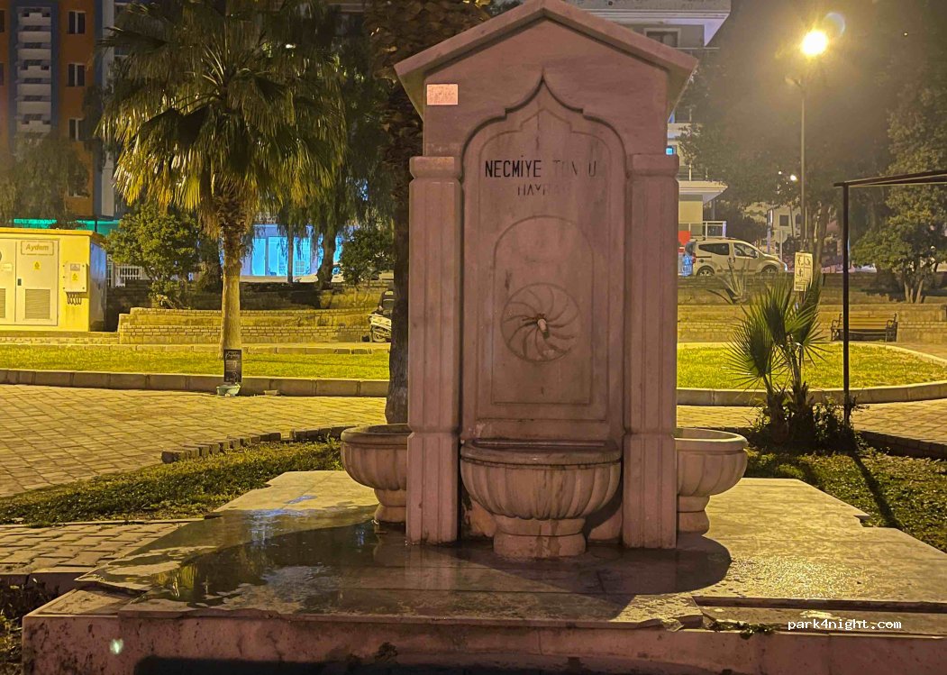 (09400) Kuşadası - Şevket Ühelge Parkı İçi Yolu — foto 2