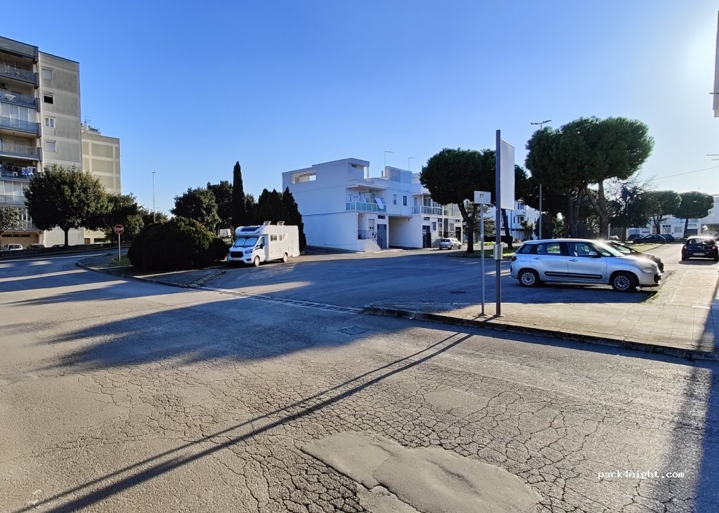 (72017) Ostuni - 16 Via Francesco Bagnulo — foto