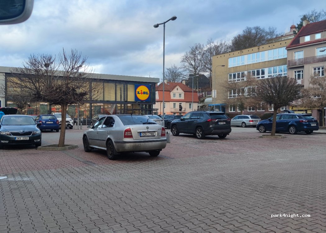 (360 01) Karlovy Vary - 2044 Jateční — foto