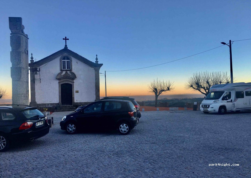 Alpedrinha, Largo de Santo António. — foto 2